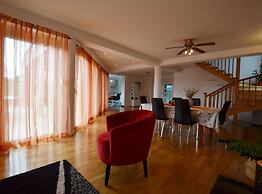 Calm Countryside Rovinj Manor With Pool