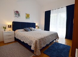 Calm Countryside Rovinj Manor With Pool