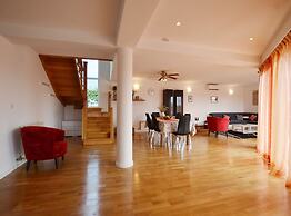 Calm Countryside Rovinj Manor With Pool