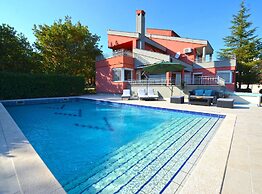 Calm Countryside Rovinj Manor With Pool