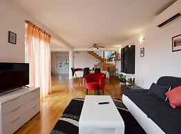 Calm Countryside Rovinj Manor With Pool