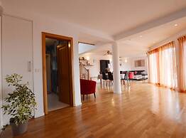 Calm Countryside Rovinj Manor With Pool