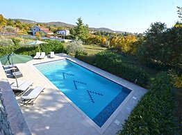 Calm Countryside Rovinj Manor With Pool