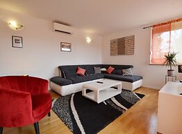 Calm Countryside Rovinj Manor With Pool