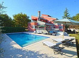 Calm Countryside Rovinj Manor With Pool