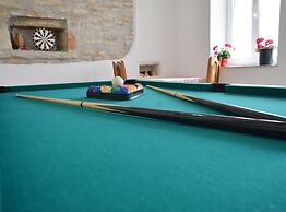 Idyllic Getaway Holiday Home With Pool