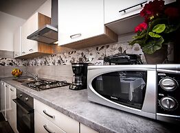 Idyllic Getaway Holiday Home With Pool