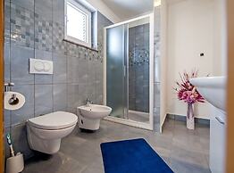 Idyllic Getaway Holiday Home With Pool