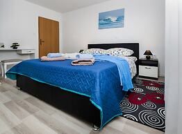 Idyllic Getaway Holiday Home With Pool