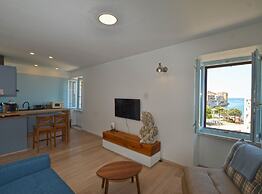 Sunny Rovinj Apartment With Sea View