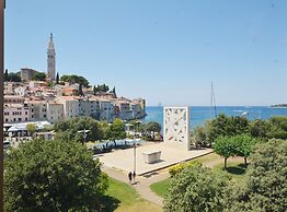 Sunny Rovinj Apartment With Sea View
