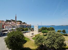 Sunny Rovinj Apartment With Sea View