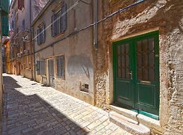 Sunny Rovinj Apartment With Sea View