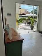 Jessica's Studios & Apartments