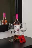 Jessica's Studios & Apartments