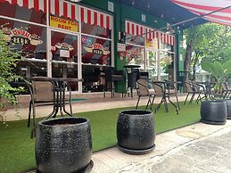 Central Perk Hotel