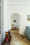 Belle Epoque House of Mirror