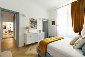 Belle Epoque House of Mirror