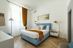 Belle Epoque House of Mirror