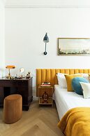 Belle Epoque House of Mirror