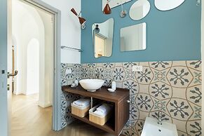 Belle Epoque House of Mirror