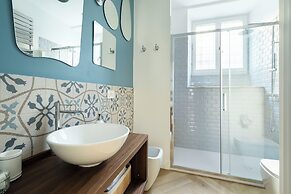 Belle Epoque House of Mirror