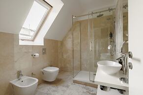 limehome Prague Halkova