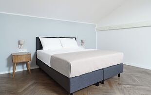 limehome Prague Halkova