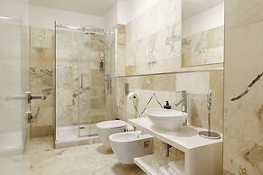 limehome Prague Halkova