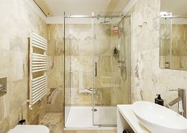 limehome Prague Halkova