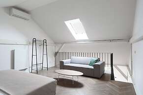 limehome Prague Halkova