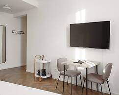 limehome Prague Halkova