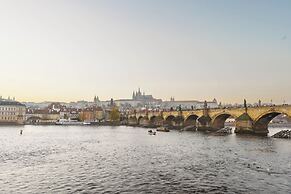 limehome Prague Halkova