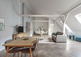 limehome Prague Halkova