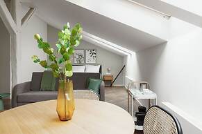 limehome Prague Halkova