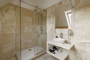 limehome Prague Halkova