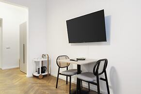 limehome Prague Halkova