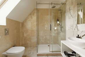 limehome Prague Halkova