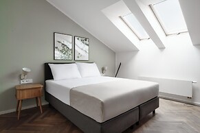 limehome Prague Halkova