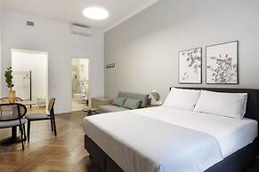 limehome Prague Halkova