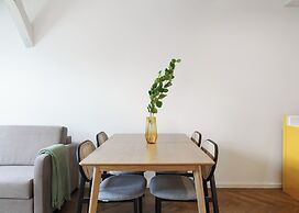 limehome Prague Halkova