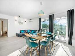 Exclusive Retreat With Private Pool in Novalja