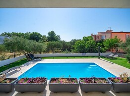 Exclusive Retreat With Private Pool in Novalja