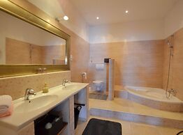 Waterside Cove Oasis Apartment Rovinj