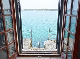 Waterside Cove Oasis Apartment Rovinj