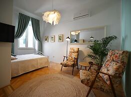 Sweet and Winding Centre Lodge