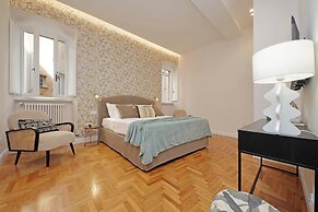 YCH-Luxury home near Piazza Venezia