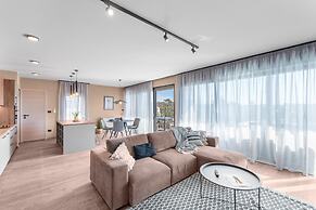 Apartment in Pula With Sea View and Bubble Bath