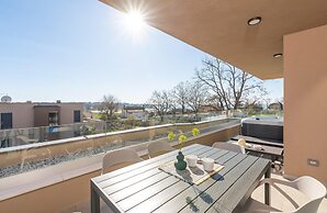 Luxury Home With Bubble Bath and sea View