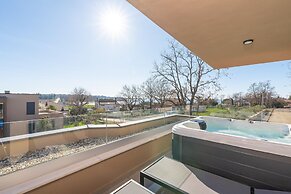 Apartment in Pula With Sea View and Bubble Bath
